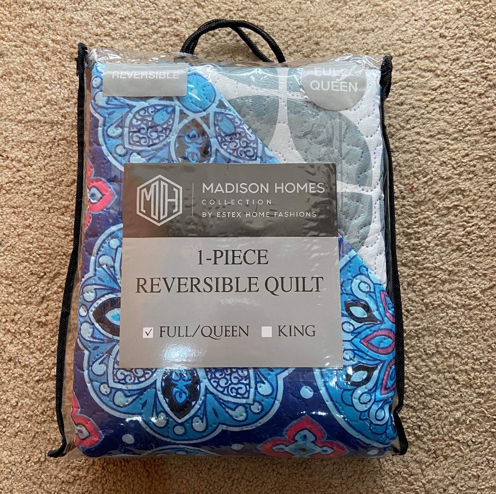 Madison Homes Collection 1-Piece Reversible Quilt